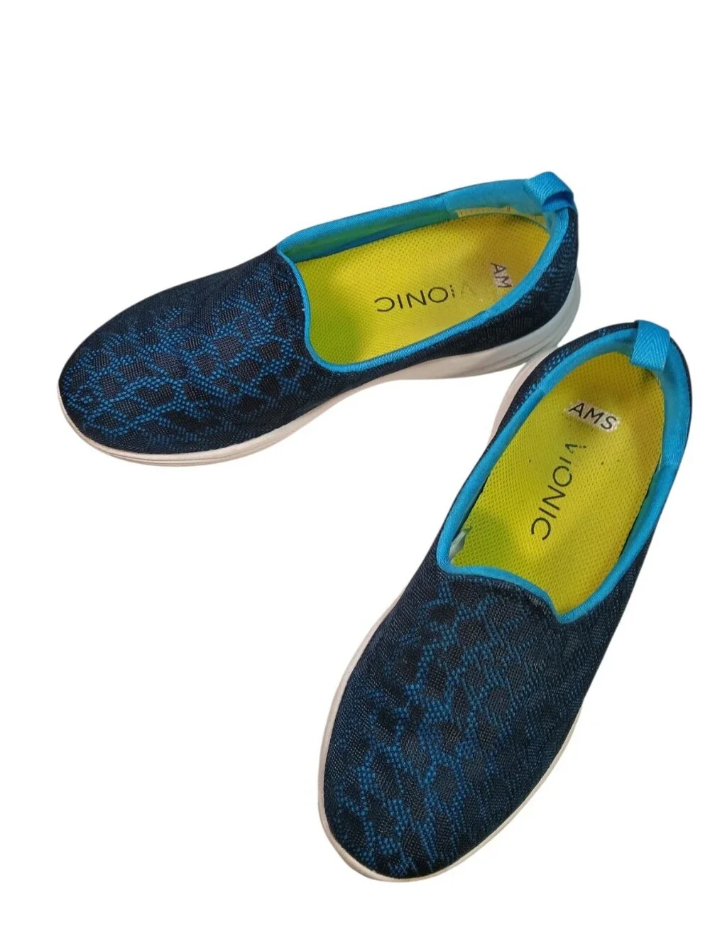 Vionic Mesh Lightweight Slip On Sneakers Size 7 - Picture 3 of 11